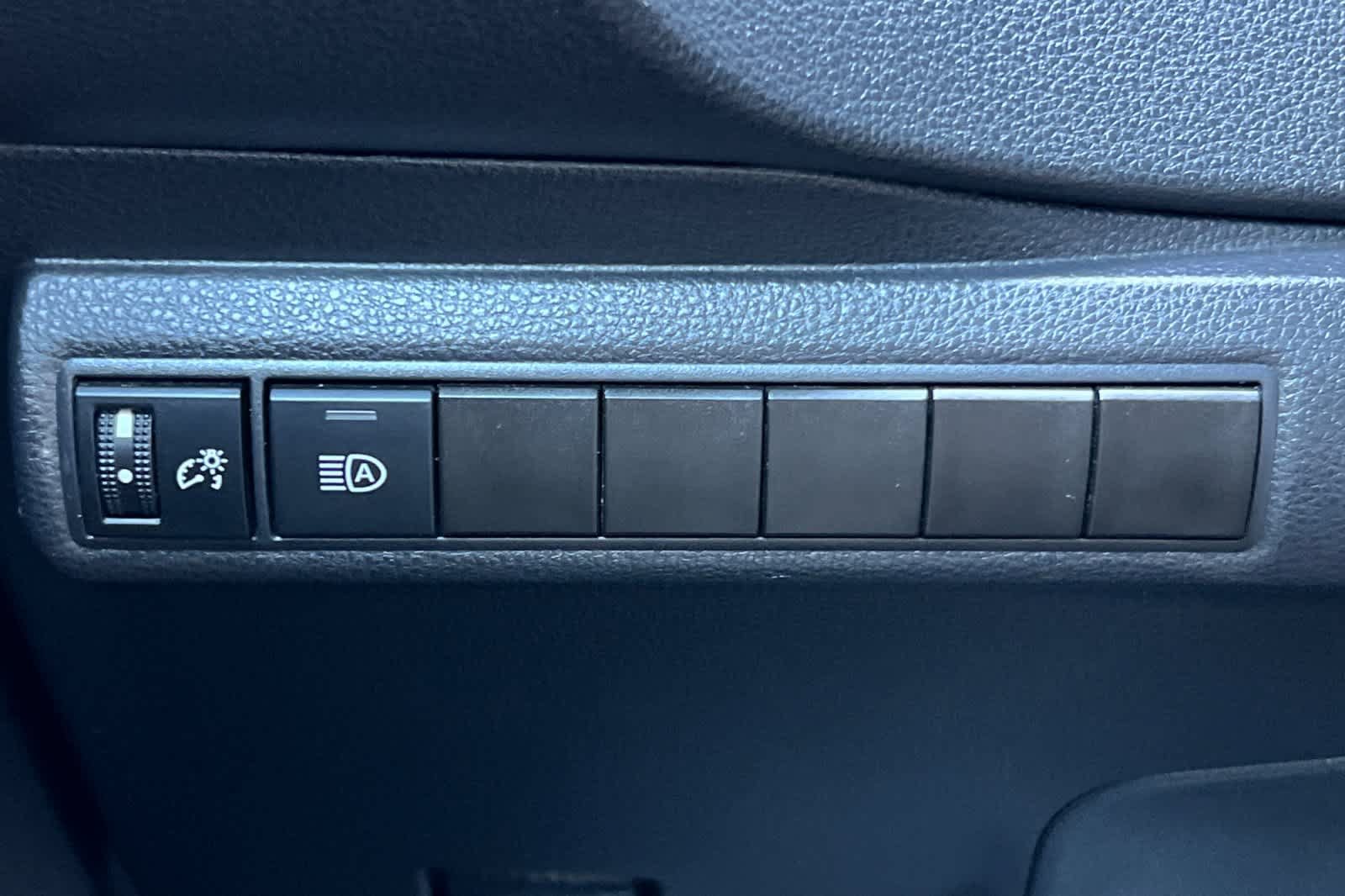 Certified 2025 Toyota Corolla LE FWD image 27