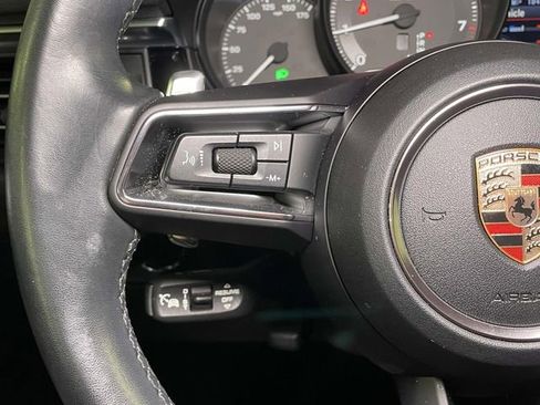 Used 2024 Porsche Macan image 40