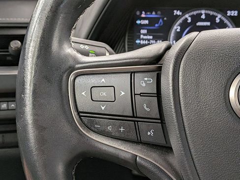 Used 2019 Lexus UX 200 w/ Accessory Package FWD image 19