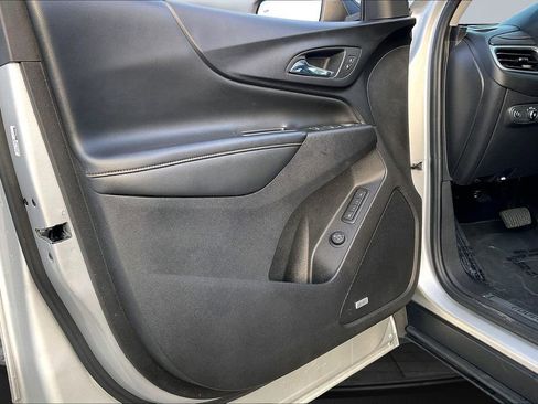 Used 2021 Chevrolet Equinox Premier image 23