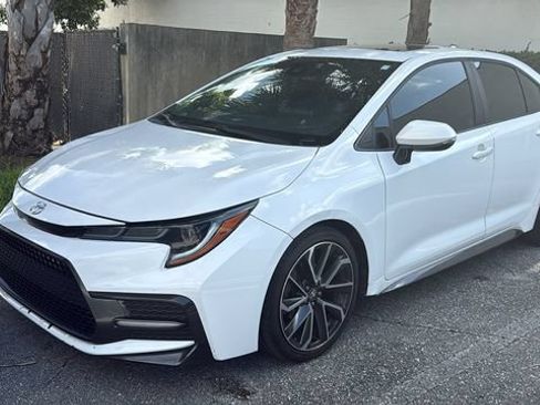 Used 2020 Toyota Corolla SE w/ SE Premium Package FWD image 2