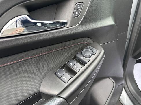 Used 2023 Chevrolet TrailBlazer RS w/ Convenience Package image 16