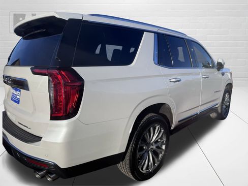 Used 2022 GMC Yukon Denali w/ Denali Premium Package image 9