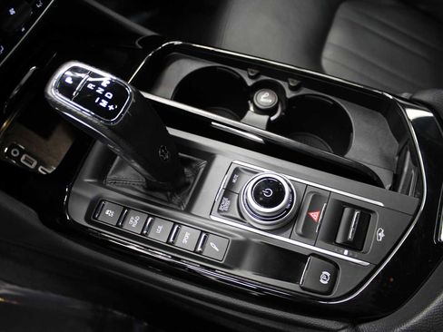 Used 2021 Maserati Levante image 33