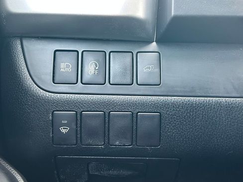 Used 2017 Toyota Highlander XLE image 19