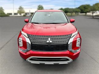 Used 2023 Mitsubishi Outlander SE video 2