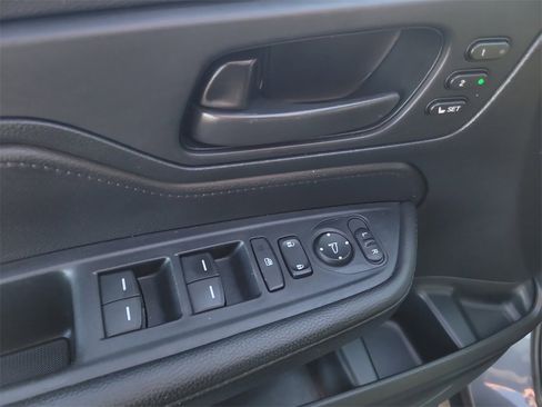 Used 2024 Honda Odyssey EX-L image 16
