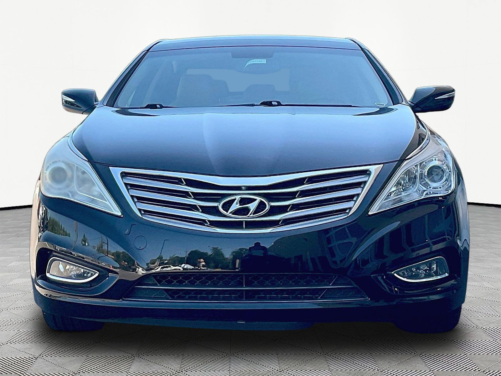 Used 2014 Hyundai Azera Limited w/ Option Group 02 FWD image 2