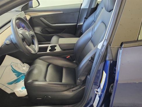 Used 2023 Tesla Model 3 Standard Range image 7