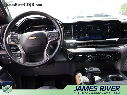 Used 2023 Chevrolet Silverado 1500 High Country w/ Technology Package AWD/4WD image 18