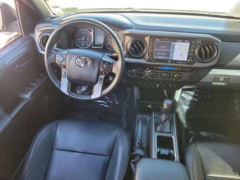 Used 2022 Toyota Tacoma TRD Off-Road w/ TRD Premium Off Road Package image 12