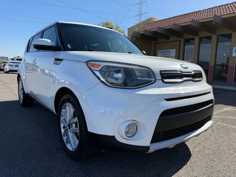 Used 2019 Kia Soul + image 14