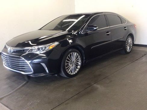 Used 2017 Toyota Avalon Limited FWD image 3