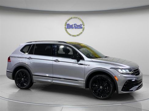 Used 2022 Volkswagen Tiguan SE R-Line image 8