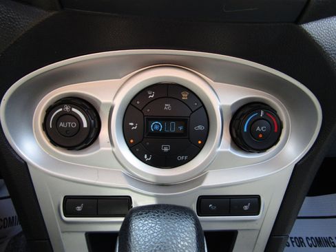 Used 2014 Ford Fiesta SE w/ Comfort Package image 14