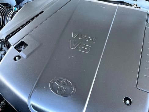 Used 2015 Toyota Tacoma 4x4 Double Cab w/ SR5 Package image 33