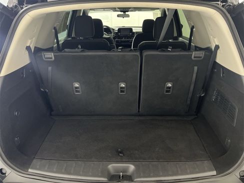 Certified 2022 Nissan Pathfinder SV w/ SV Premium Package image 20