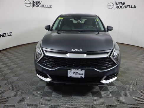 Used 2023 Kia Sportage LX AWD/4WD image 2