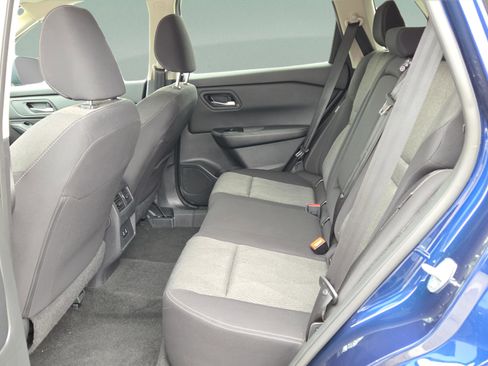 Used 2024 Nissan Rogue SV image 30