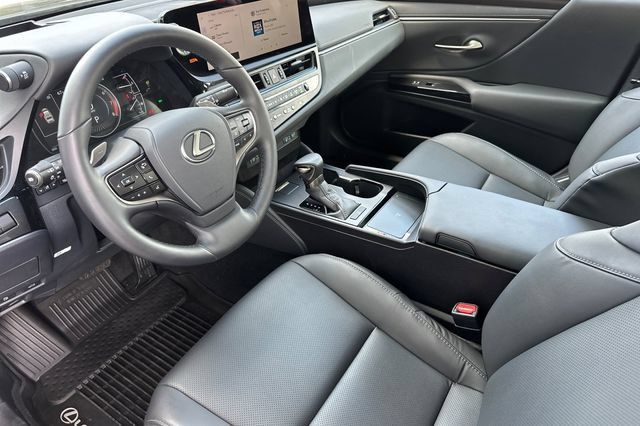 Used 2025 Lexus ES 350 w/ Premium Package FWD image 11