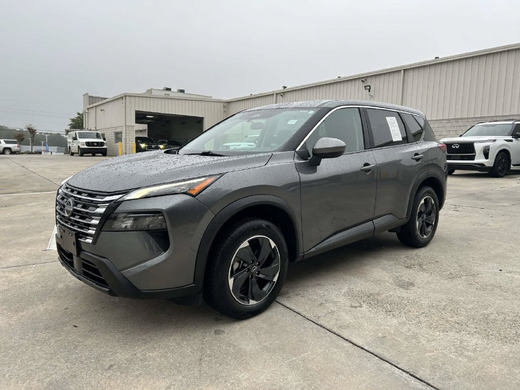 Used 2025 Nissan Rogue SV AWD/4WD image 6
