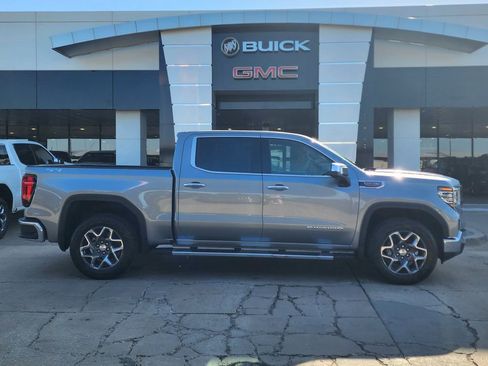 New 2026 GMC Sierra 1500 SLT image 3