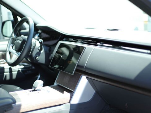 Used 2025 Land Rover Range Rover Autobiography image 20