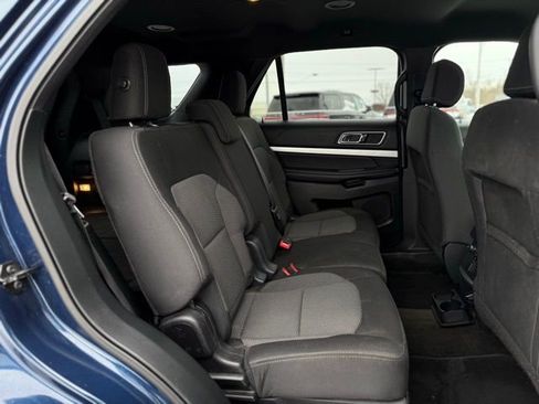 Used 2017 Ford Explorer XLT image 13