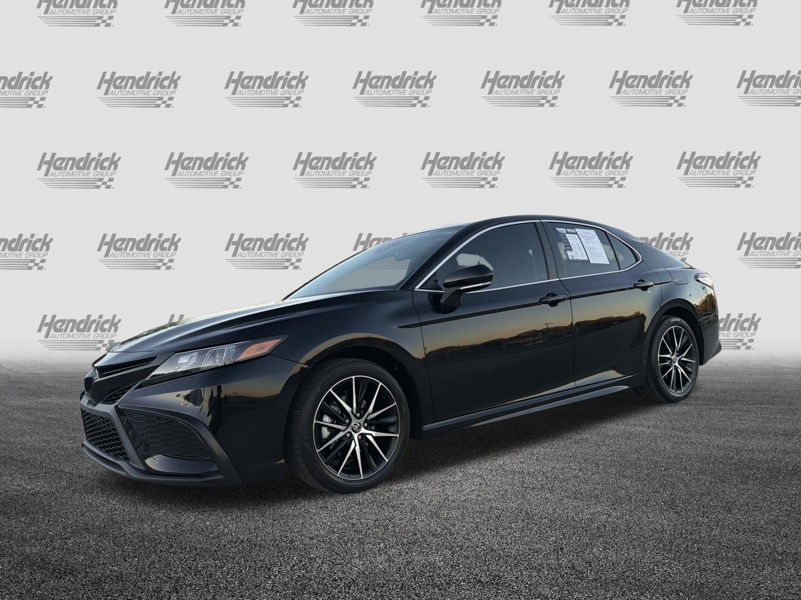 Used 2024 Toyota Camry SE w/ Convenience Package FWD image 5