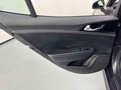 Used 2022 Kia Stinger GT-Line image 40