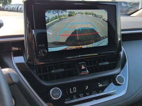 Used 2025 Toyota Corolla SE FWD image 13
