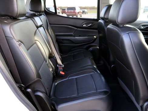 Used 2023 GMC Acadia SLT image 16