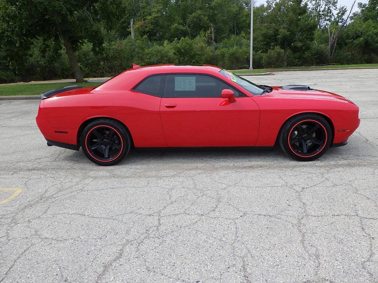 Used 2016 Dodge Challenger R/T RWD image 6