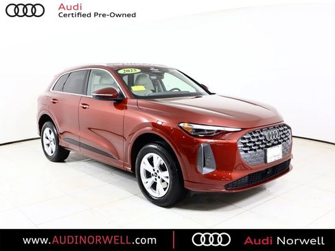 Certified 2025 Audi Q5 Premium AWD/4WD image 1