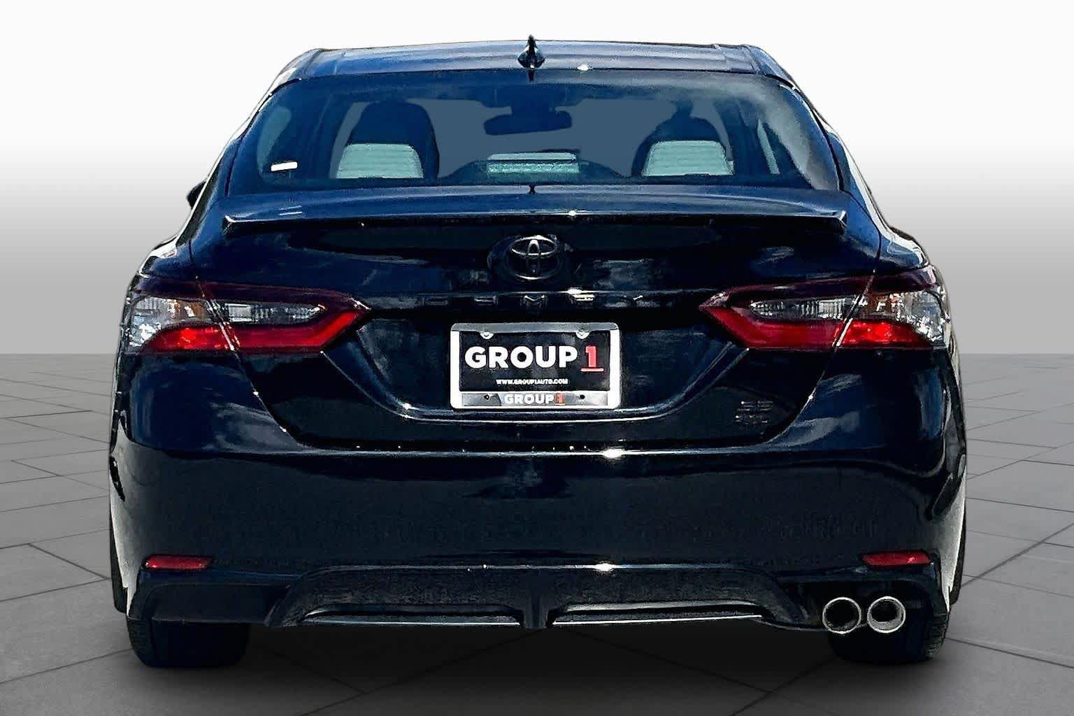 Used 2024 Toyota Camry SE AWD/4WD image 5