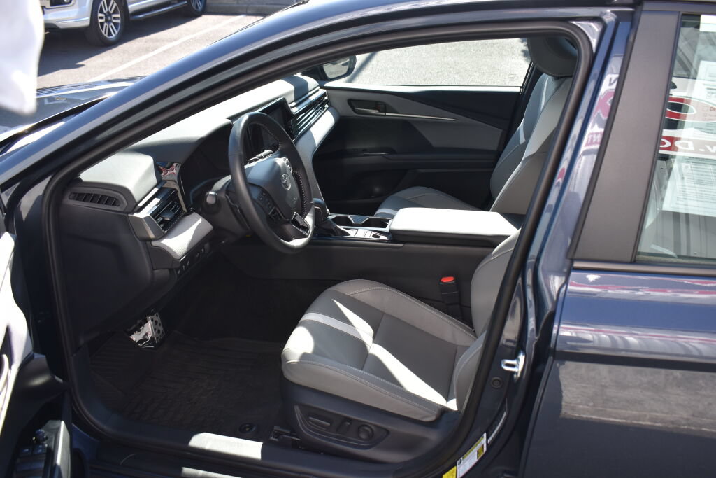 Used 2026 Toyota Camry SE w/ Convenience Package AWD/4WD image 18