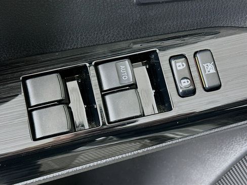 Used 2016 Toyota RAV4 Limited image 15