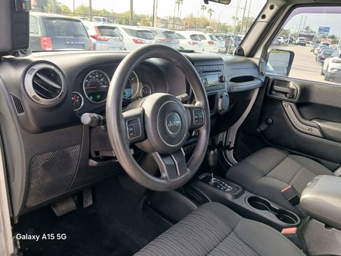 Used 2012 Jeep Wrangler Unlimited Sport image 7