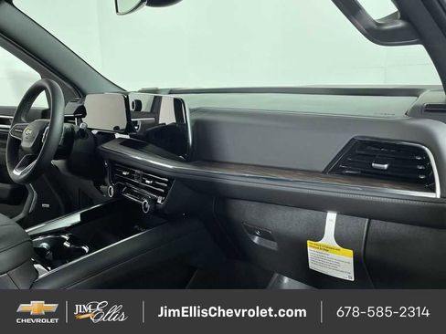 New 2026 Chevrolet Suburban LT w/ Comfort Package image 57