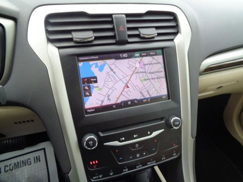 Used 2014 Ford Fusion SE w/ Equipment Group 202A image 34