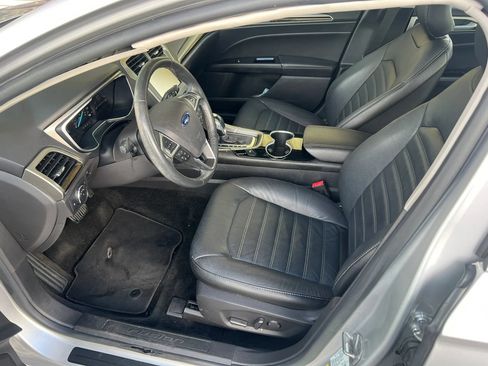 Used 2016 Ford Fusion SE w/ Equipment Group 202A FWD image 5