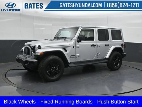 Used 2022 Jeep Wrangler Unlimited Sahara AWD/4WD image 6