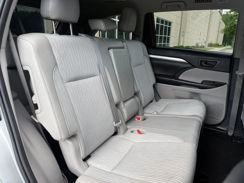 Used 2019 Toyota Highlander Plus w/ Protection Package #3 AWD/4WD image 40