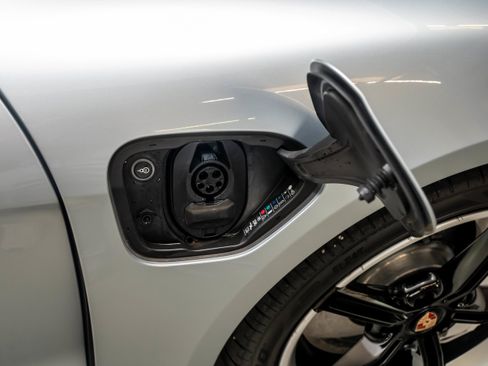 Certified 2020 Porsche Taycan 4S AWD/4WD image 14