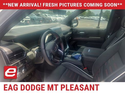 Used 2026 GMC Yukon AT4 Ultimate AWD/4WD image 6