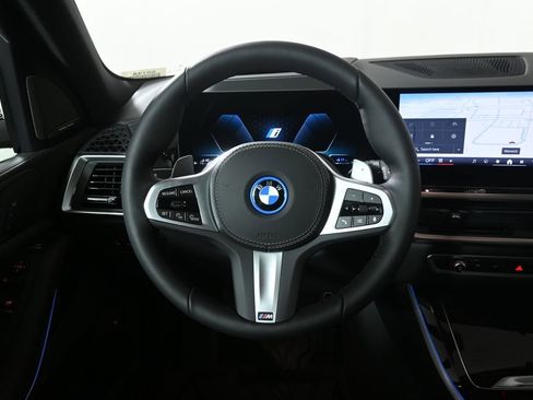New 2026 BMW X5 xDrive50e w/ M Sport Package AWD/4WD image 18