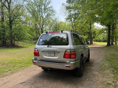Used 2001 Toyota Land Cruiser AWD/4WD image 8