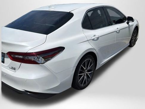 Used 2023 Toyota Camry XLE w/ Navigation Package FWD image 4