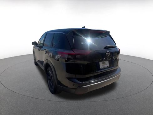Used 2025 Nissan Rogue SV FWD image 11