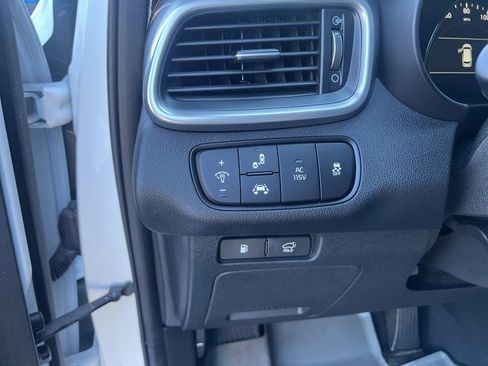 Used 2019 Kia Sorento SX w/ SX Touring Package image 16
